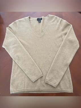 LXRI Cashmere Camel V Neck Sweater Size SMALL Old Money